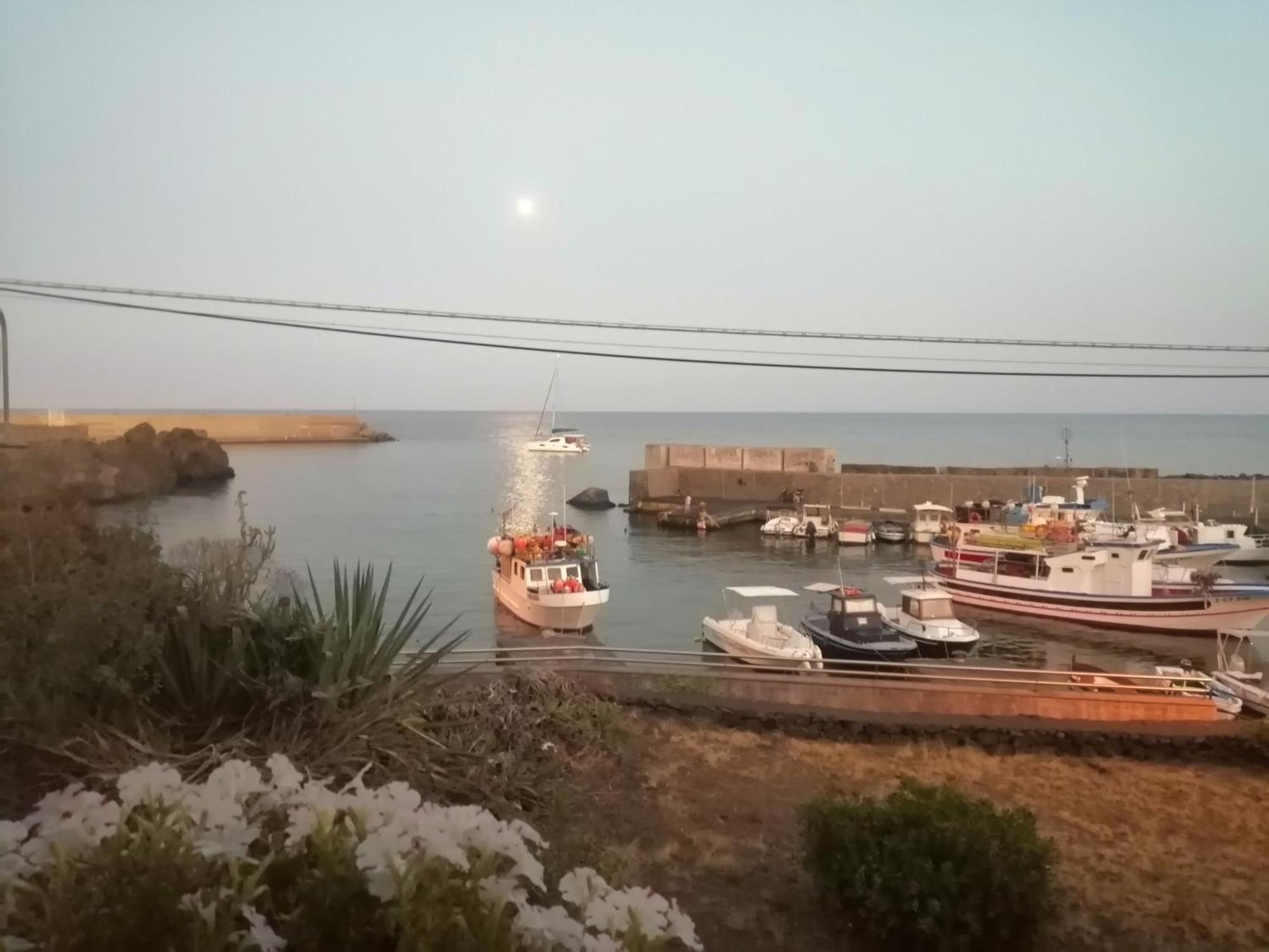 Acirealevacanze - Romantica Camera Sul Mare エクステリア 写真